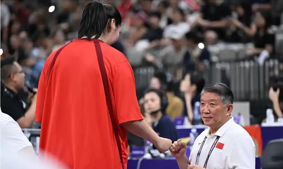 开云官网-新奥尔良鹈鹕训练开放日；清晨篮板制胜引欢呼；德国杯在即；数据趋势出现新变化